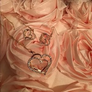 Beautiful necklace and earrings set hearts